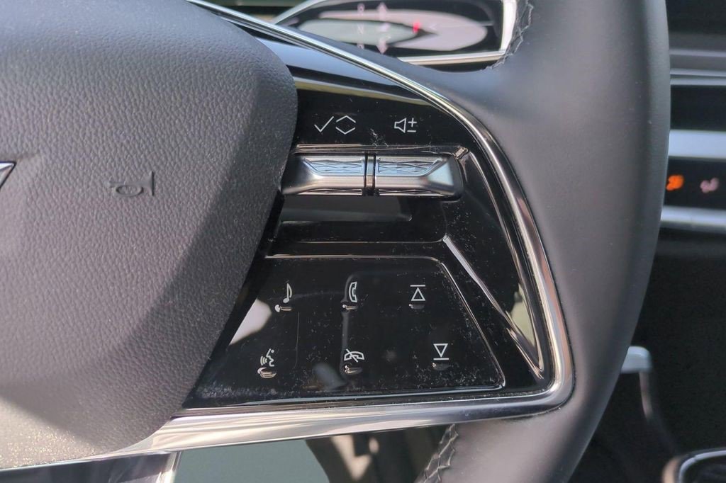 Certified 2024 Cadillac Lyriq Tech RWD image 27