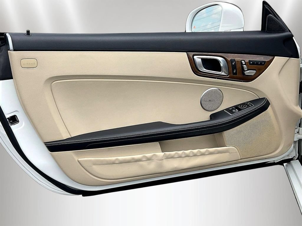 Used 2020 Mercedes-Benz SLC 300 image 18