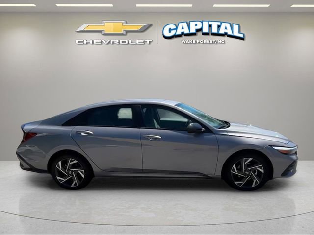Used 2025 Hyundai Elantra Sport w/ Cargo Package FWD image 6