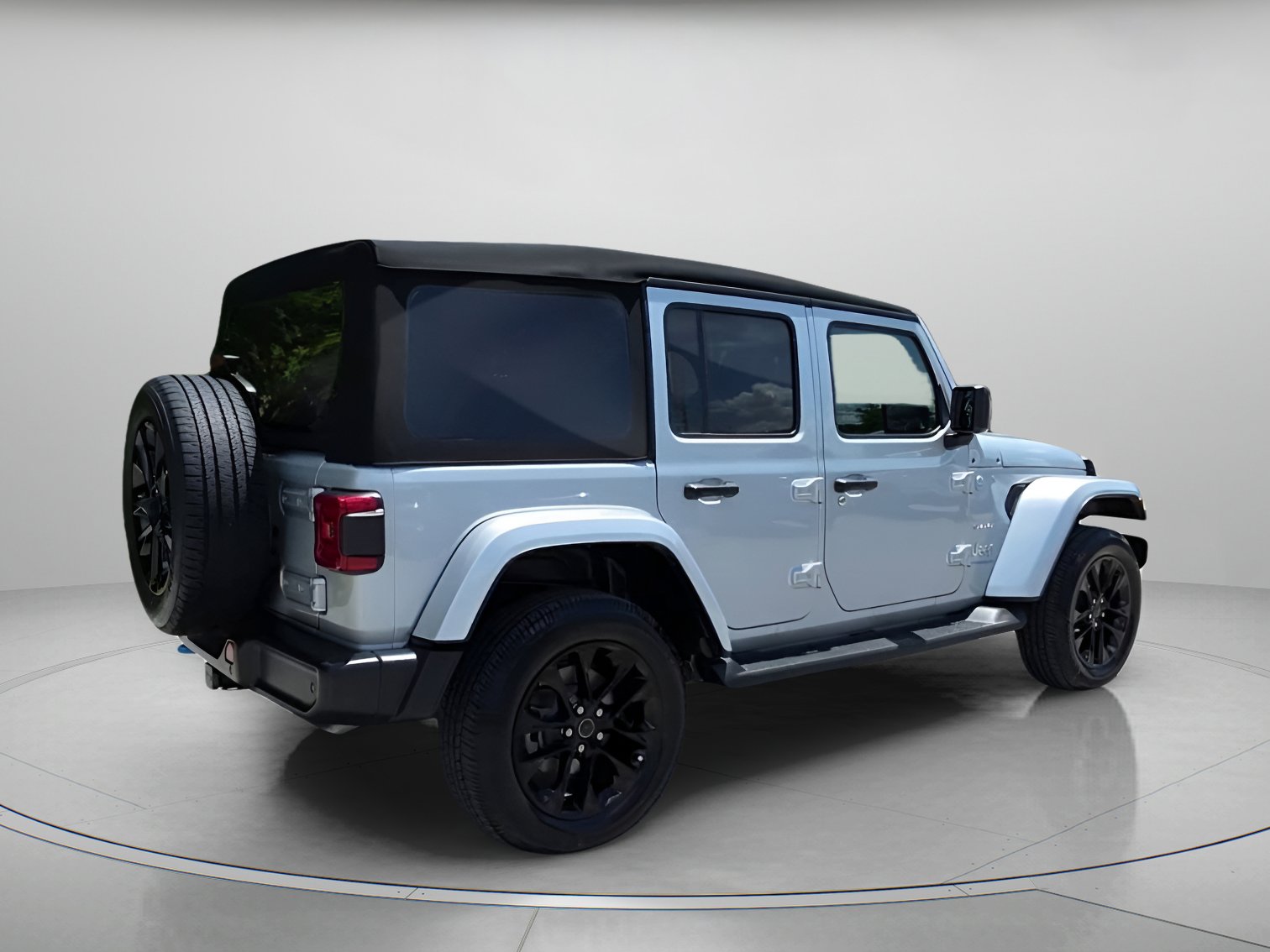 Used 2024 Jeep Wrangler Sahara w/ Technology Group image 30