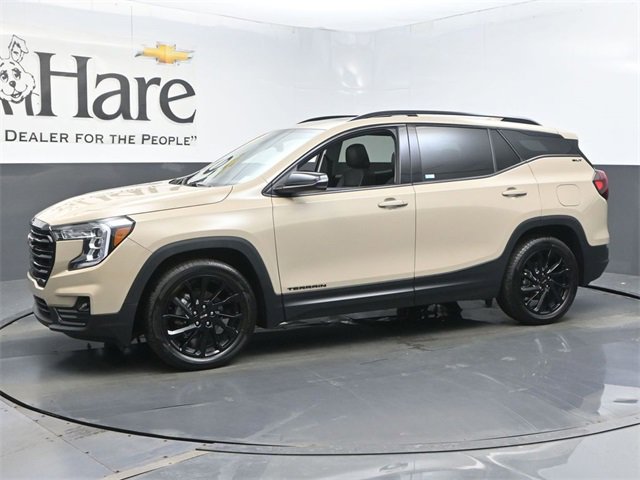 Used 2023 GMC Terrain SLT w/ Elevation Edition image 31