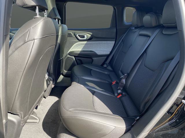 New 2025 Jeep Compass Latitude w/ Sun & Sound Group image 30