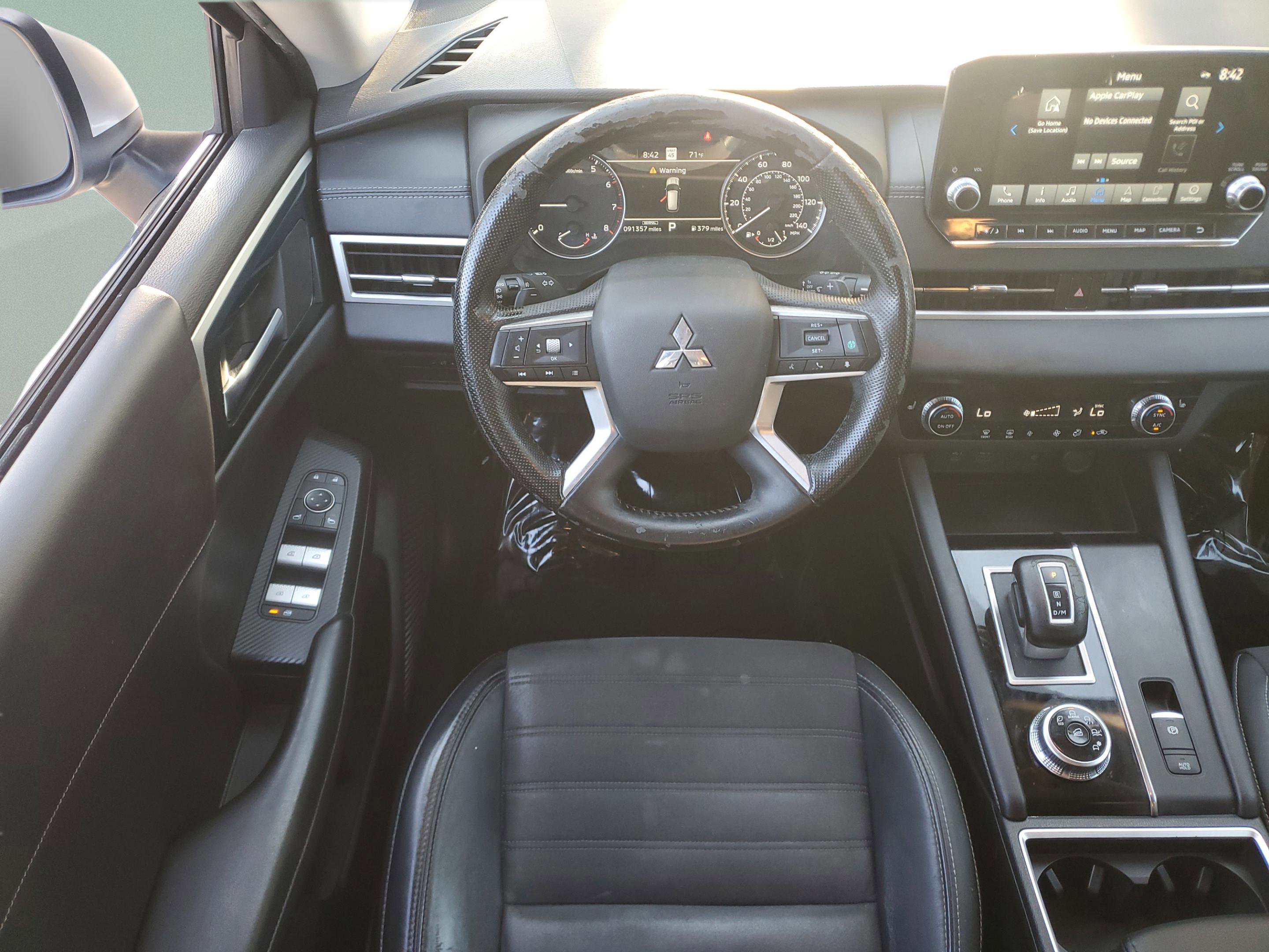 Used 2022 Mitsubishi Outlander SE image 13