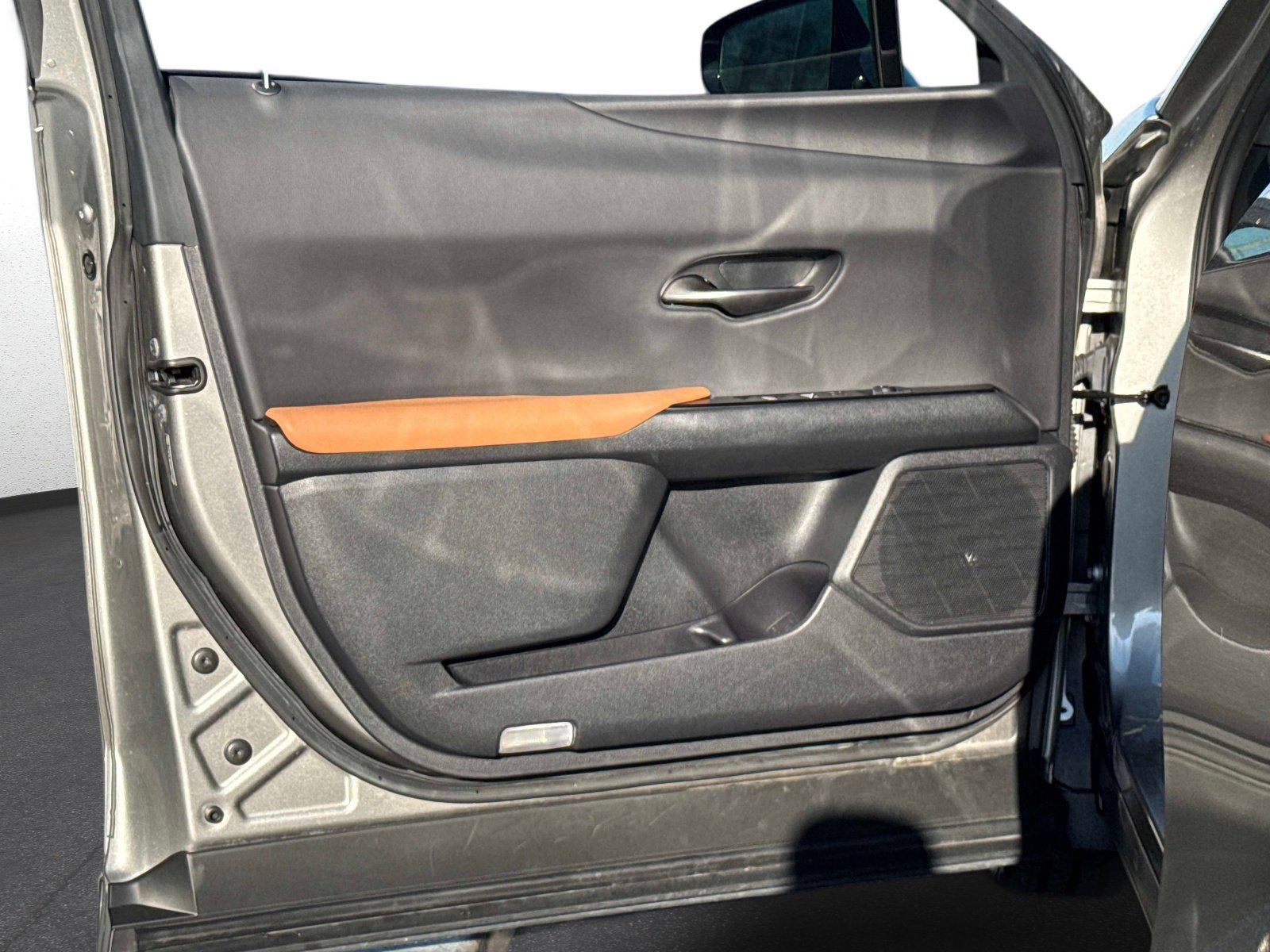 Used 2021 Lexus UX 250h w/ Premium Package image 19