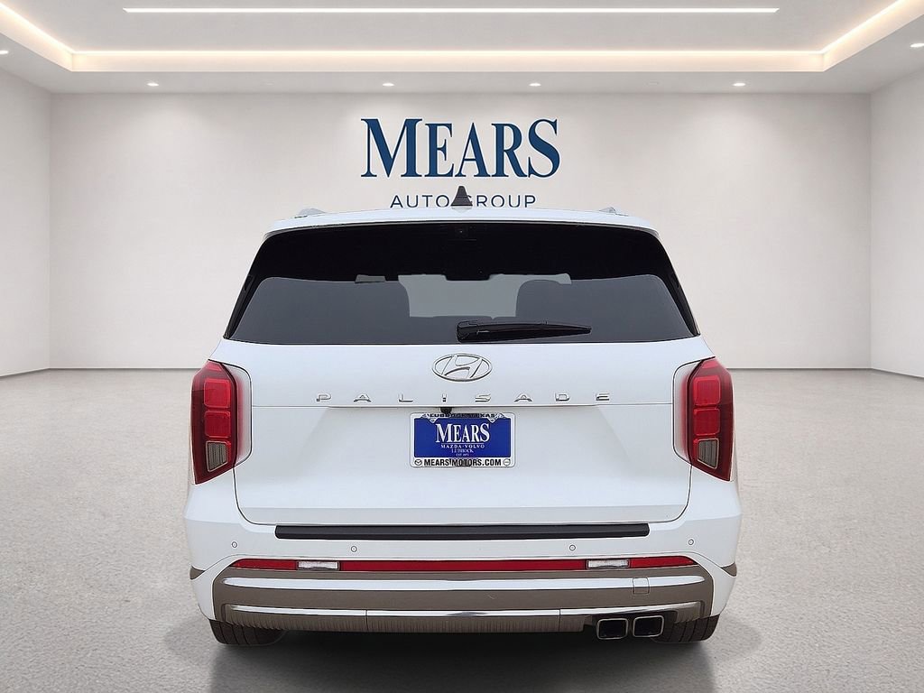 Used 2023 Hyundai Palisade Calligraphy FWD image 4