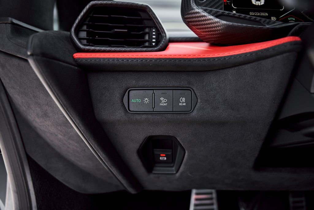 Used 2025 Lamborghini Revuelto image 50