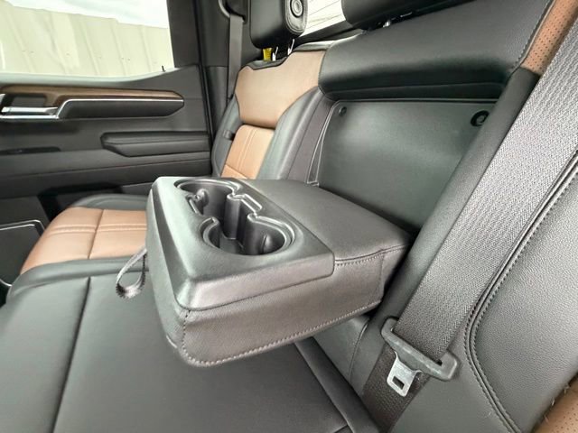 Used 2023 Chevrolet Silverado 1500 High Country w/ High Country Premium Package AWD/4WD image 29