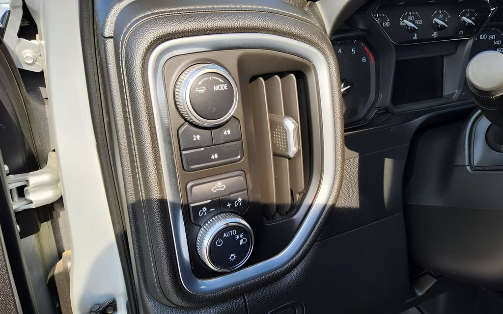 Used 2022 GMC Sierra 2500 SLE w/ X31 Off-Road Package AWD/4WD image 21