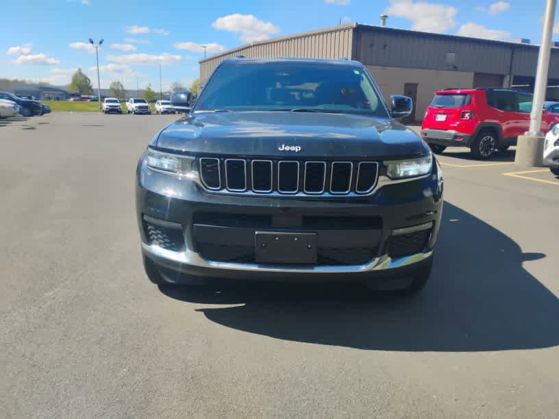 Certified 2024 Jeep Grand Cherokee L Limited w/ Trailer Tow Package AWD/4WD image 2