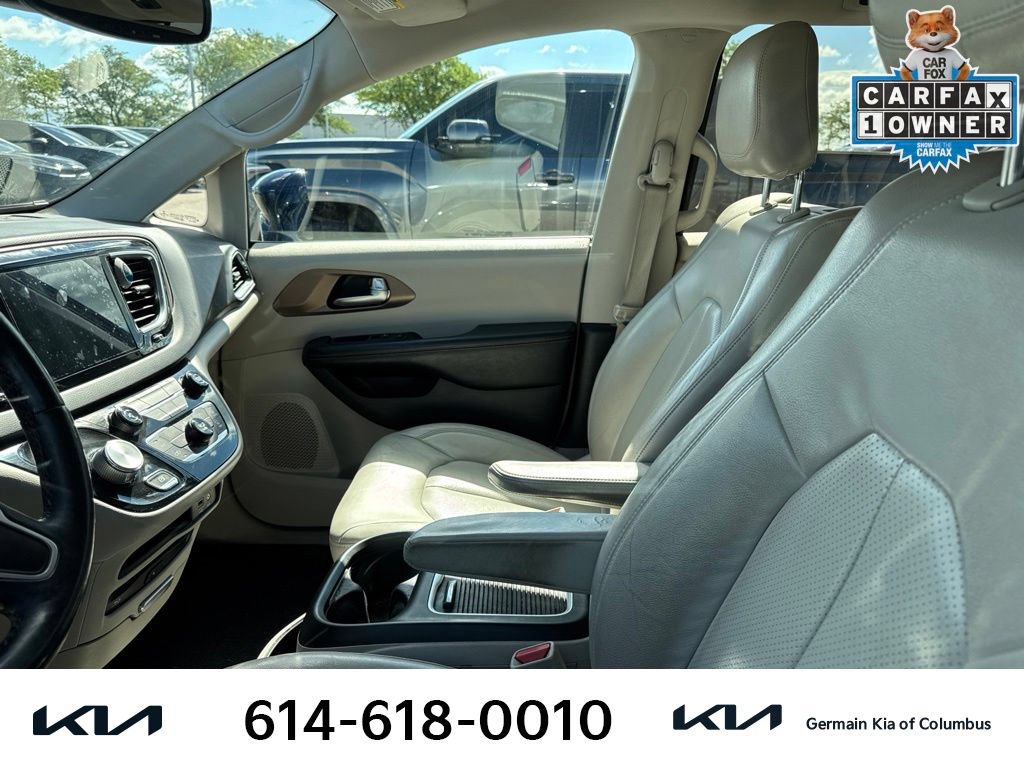Used 2017 Chrysler Pacifica Touring-L Plus FWD image 7