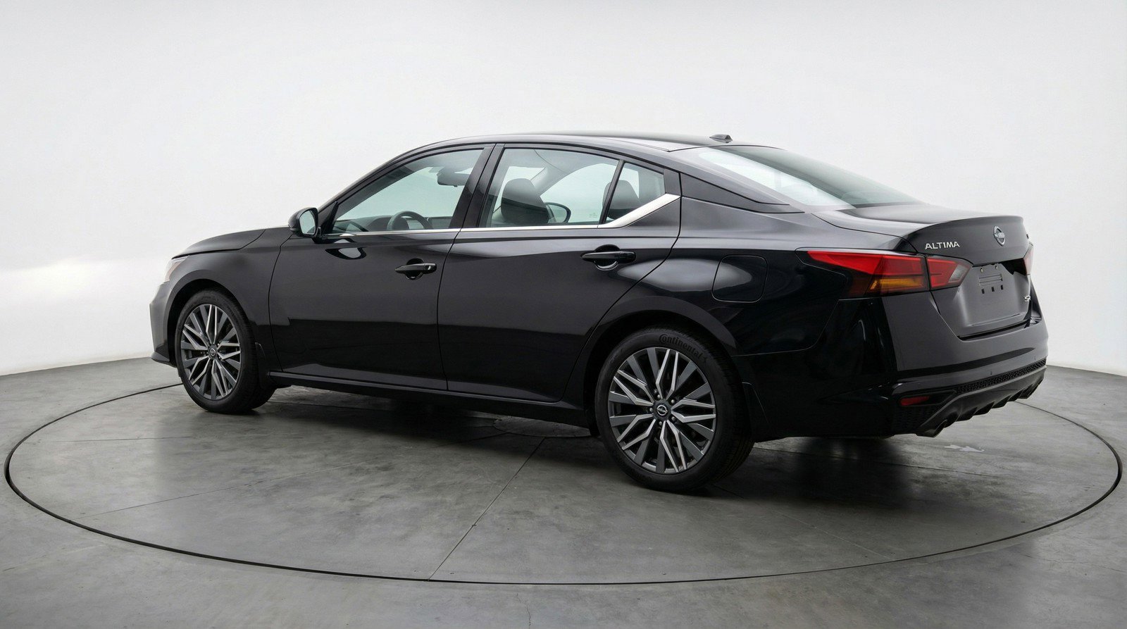 Used 2025 Nissan Altima 2.5 SV FWD image 6