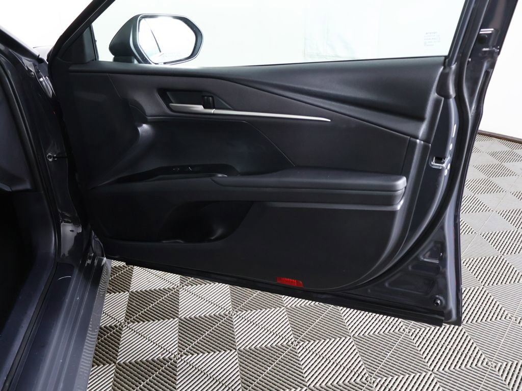 Used 2025 Toyota Camry LE FWD image 16