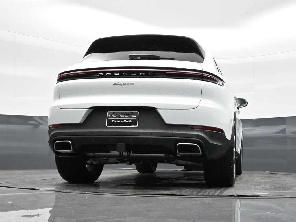 Certified 2026 Porsche Cayenne AWD/4WD image 36