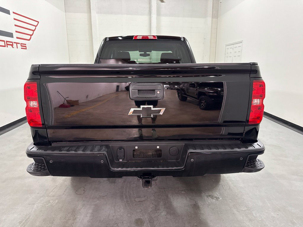 Used 2017 Chevrolet Silverado 1500 LT w/ Midnight Edition AWD/4WD image 5