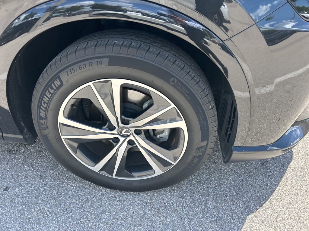 Used 2024 Lexus RX 350 Premium w/ Accessory Package (Z1) image 10