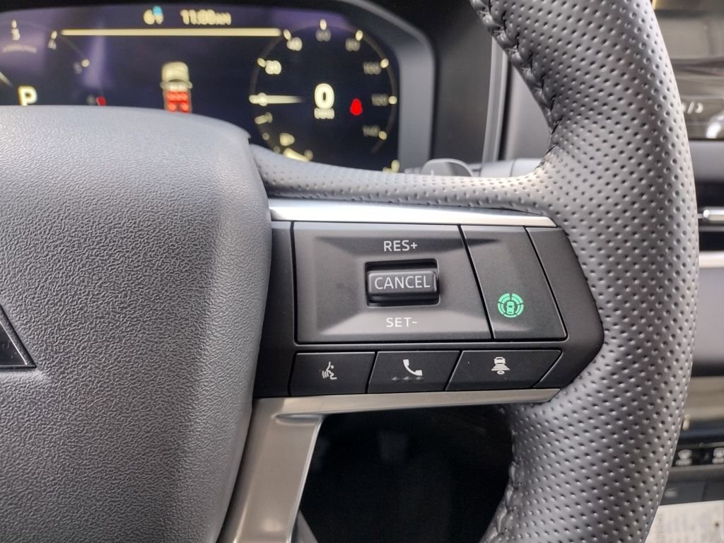 New 2026 Mitsubishi Outlander SE image 30