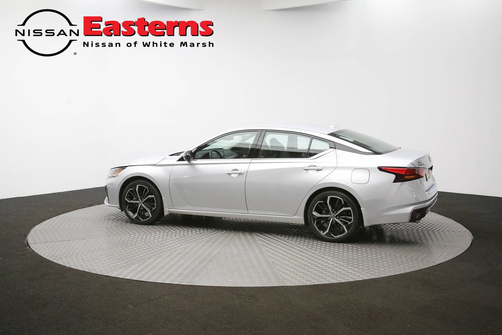 Used 2023 Nissan Altima 2.5 SR FWD image 57