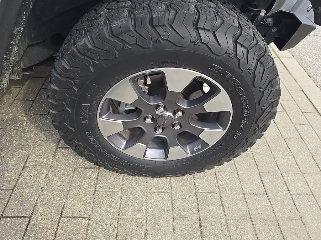 Used 2018 Jeep Wrangler Unlimited Sahara image 9