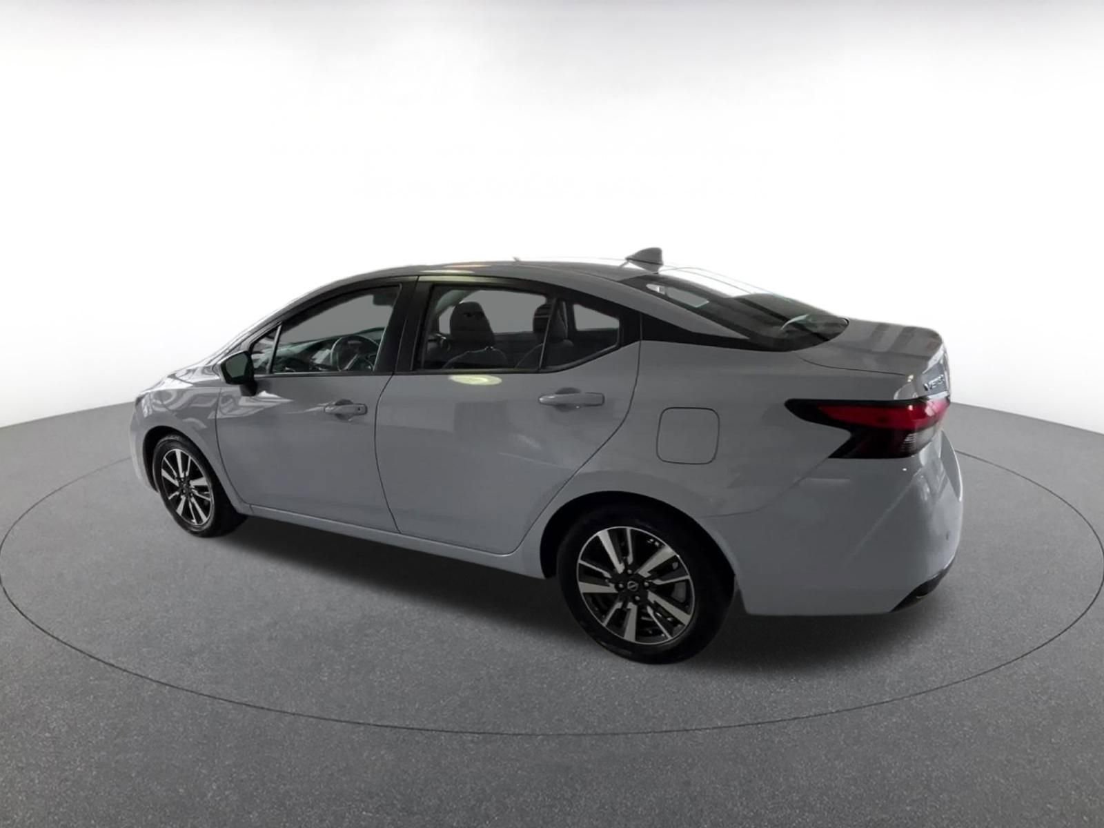 Used 2025 Nissan Versa SV image 10