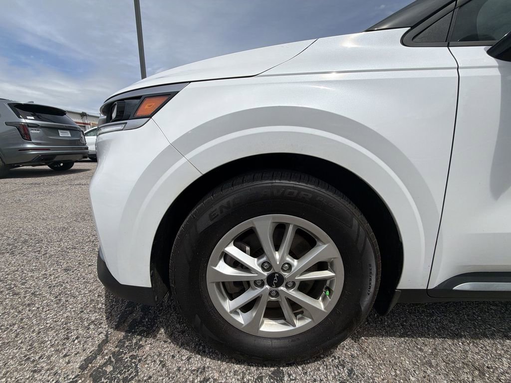 Used 2022 Kia Carnival LX FWD image 10