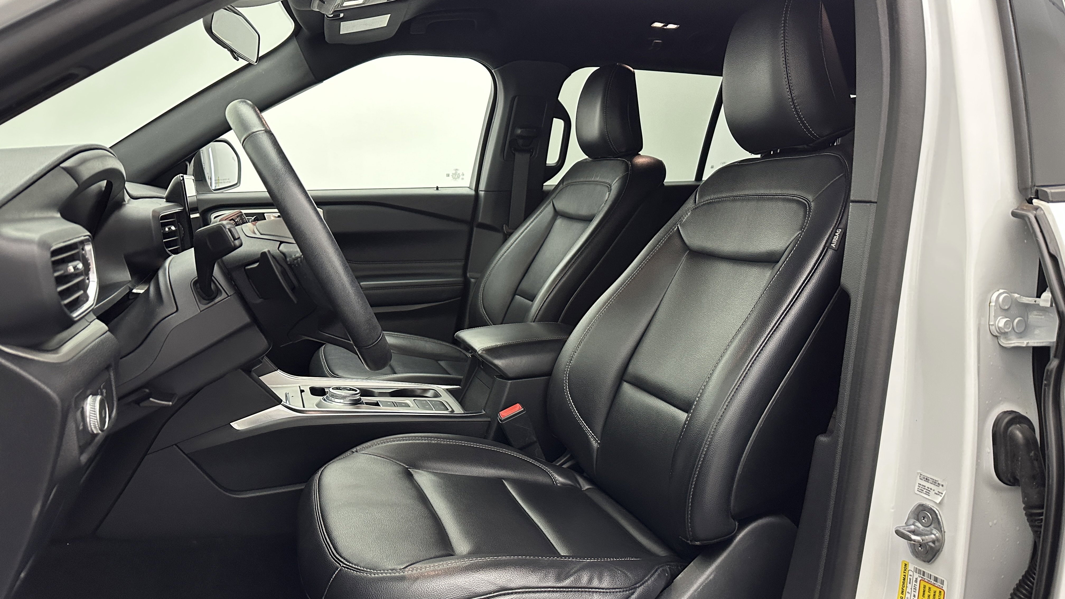 Used 2020 Ford Explorer XLT w/ Equipment Group 202A image 14