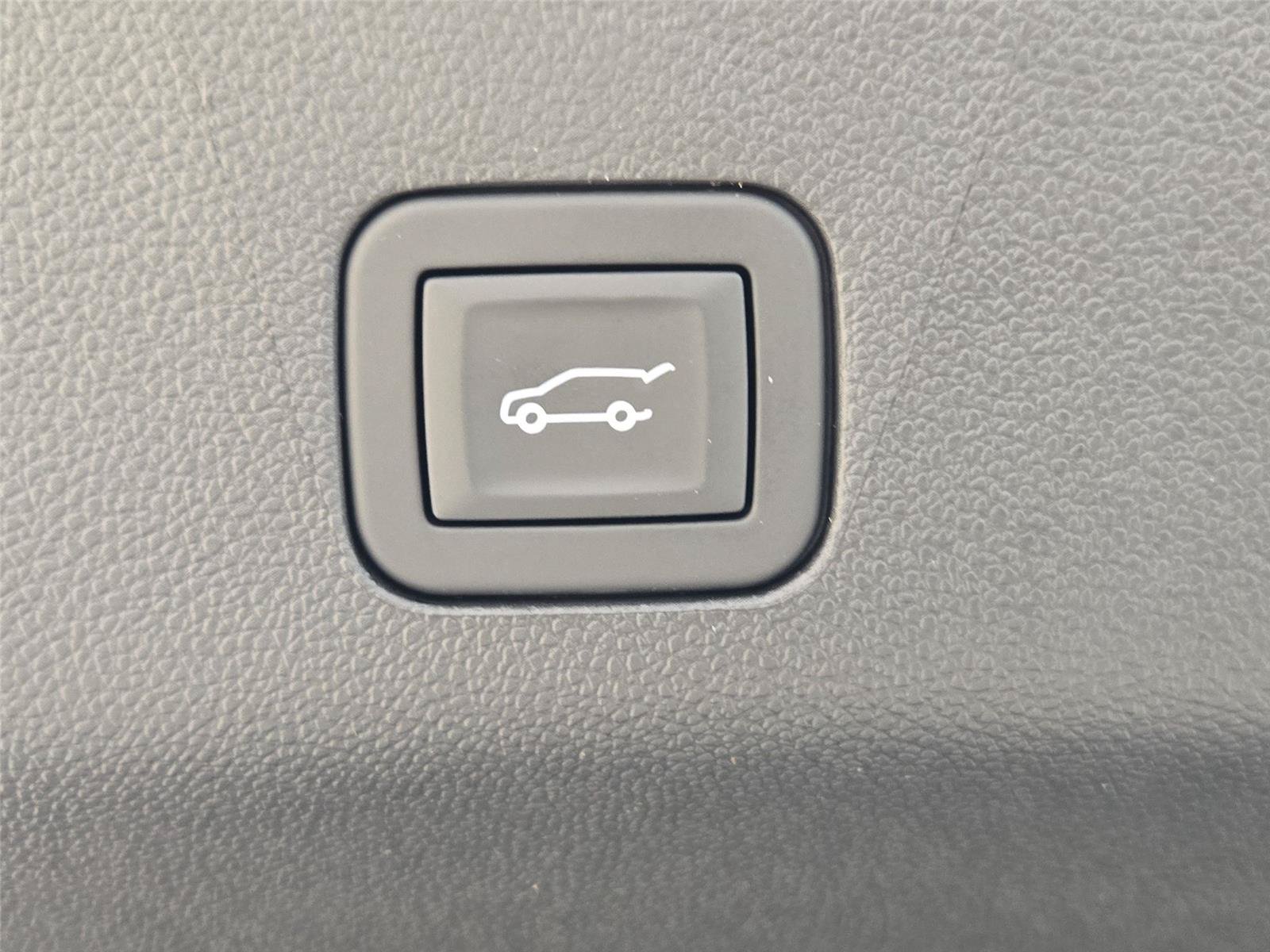 New 2026 Cadillac Escalade ESV Platinum Sport w/ LPO, Floor Liner Package AWD/4WD image 32
