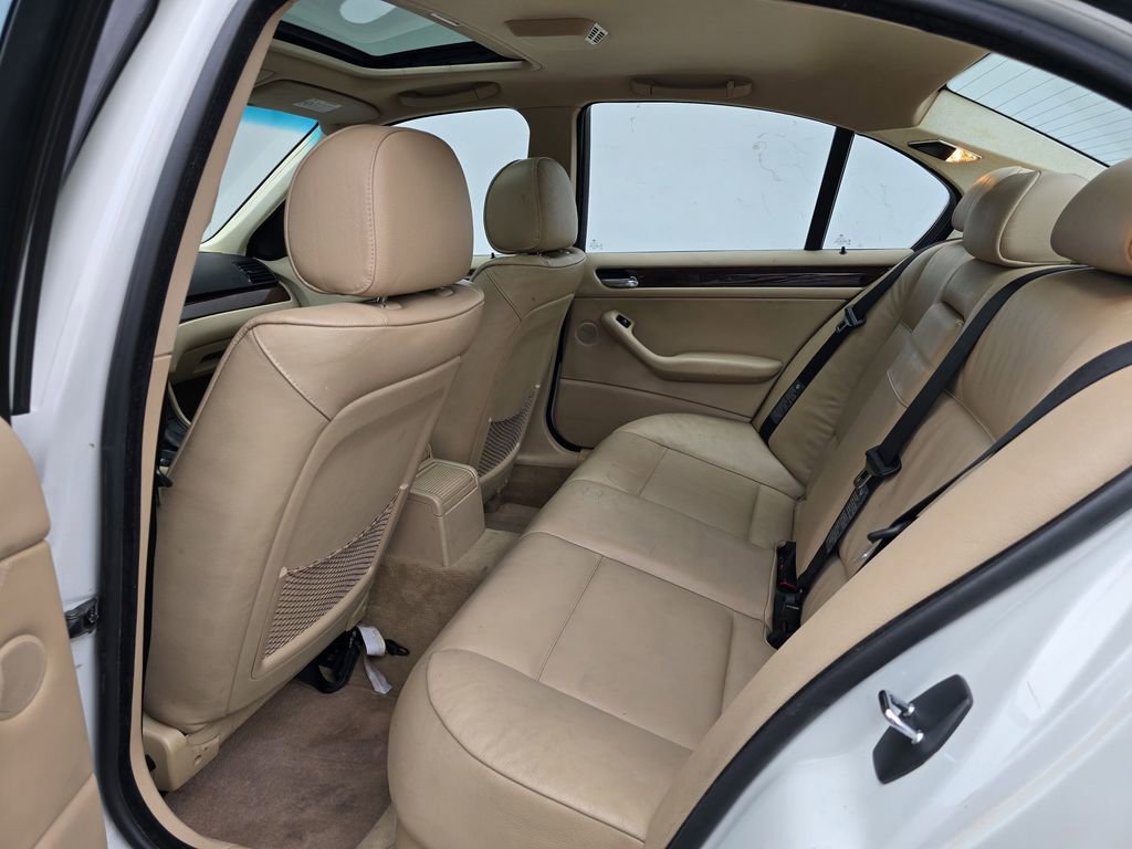 Used 2004 BMW 325i Sedan image 12