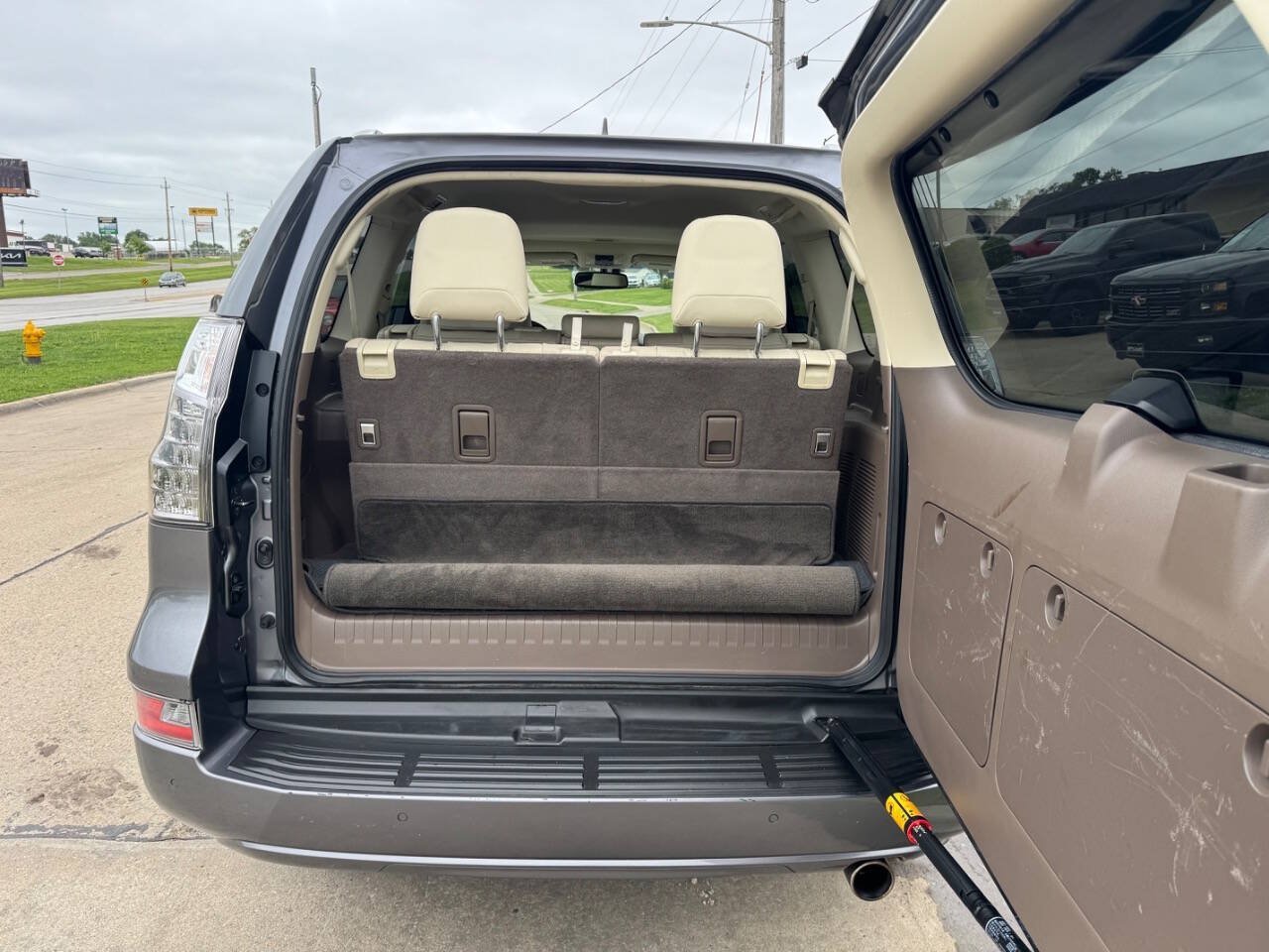 Used 2016 Lexus GX 460 w/ Premium Package AWD/4WD image 10