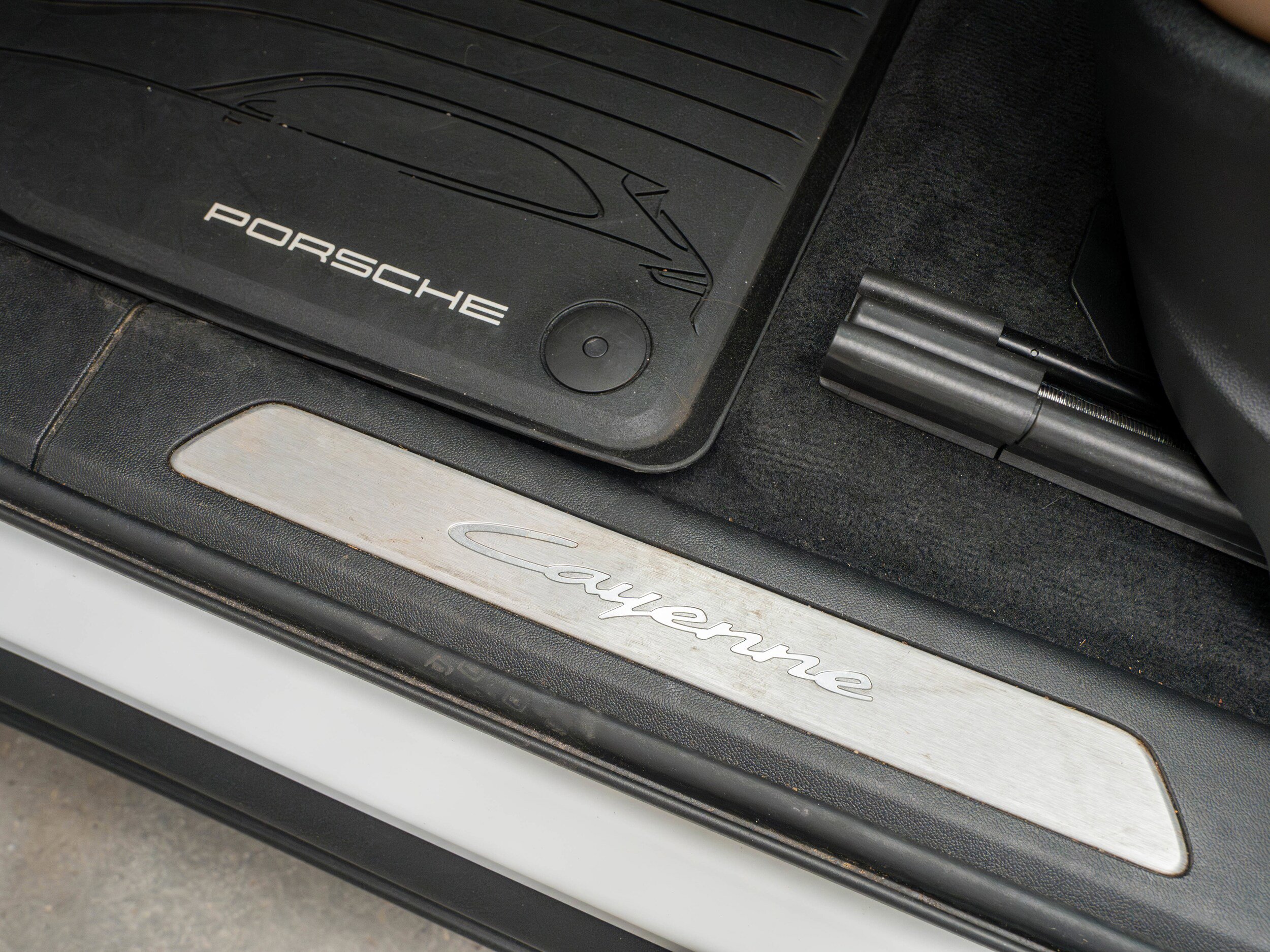Certified 2024 Porsche Cayenne Coupe image 30
