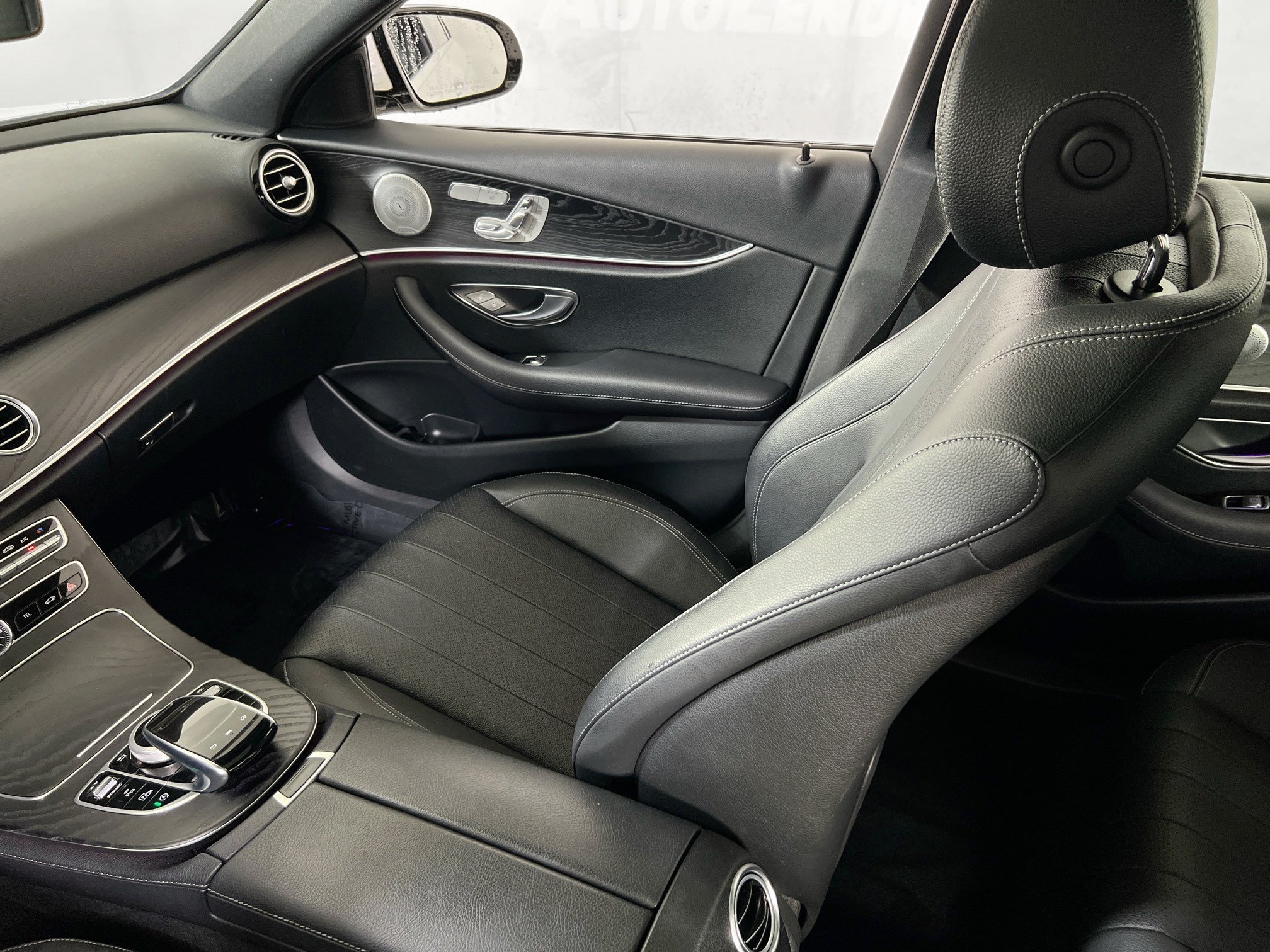 Used 2019 Mercedes-Benz E 300 4MATIC image 25