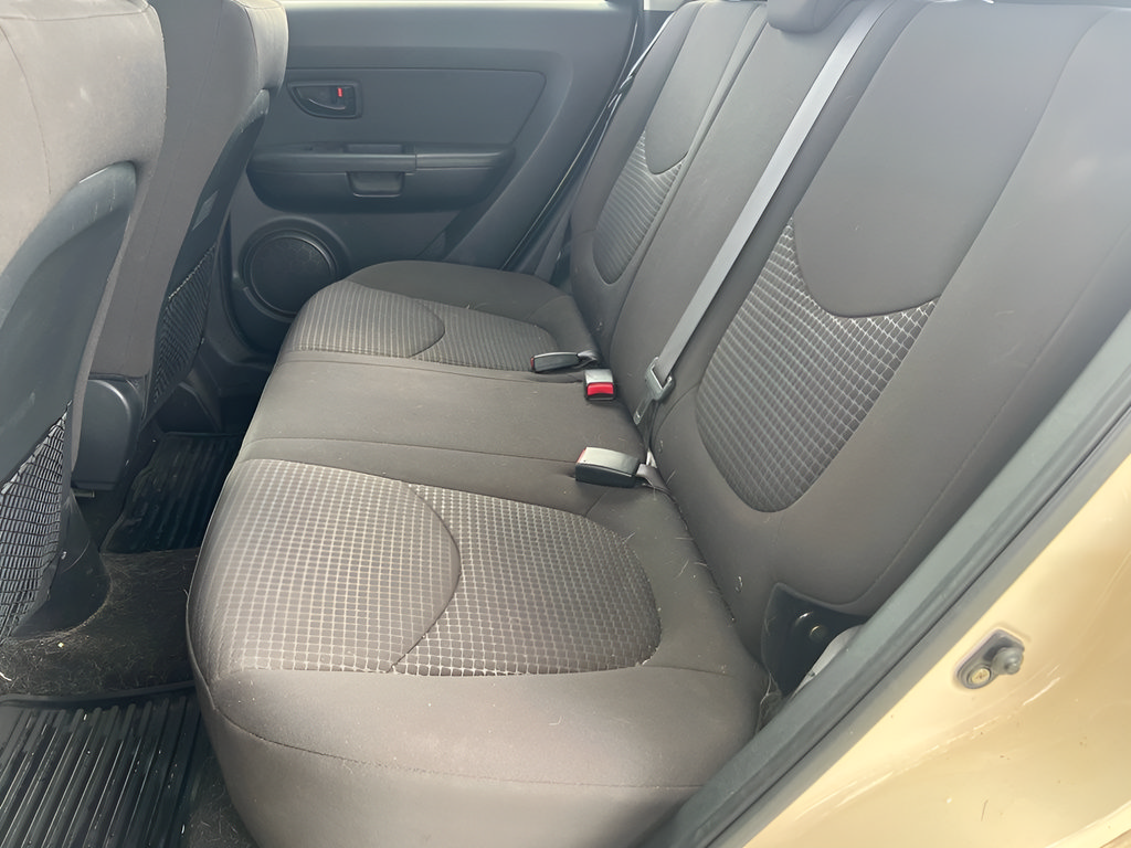 Used 2012 Kia Soul FWD image 11