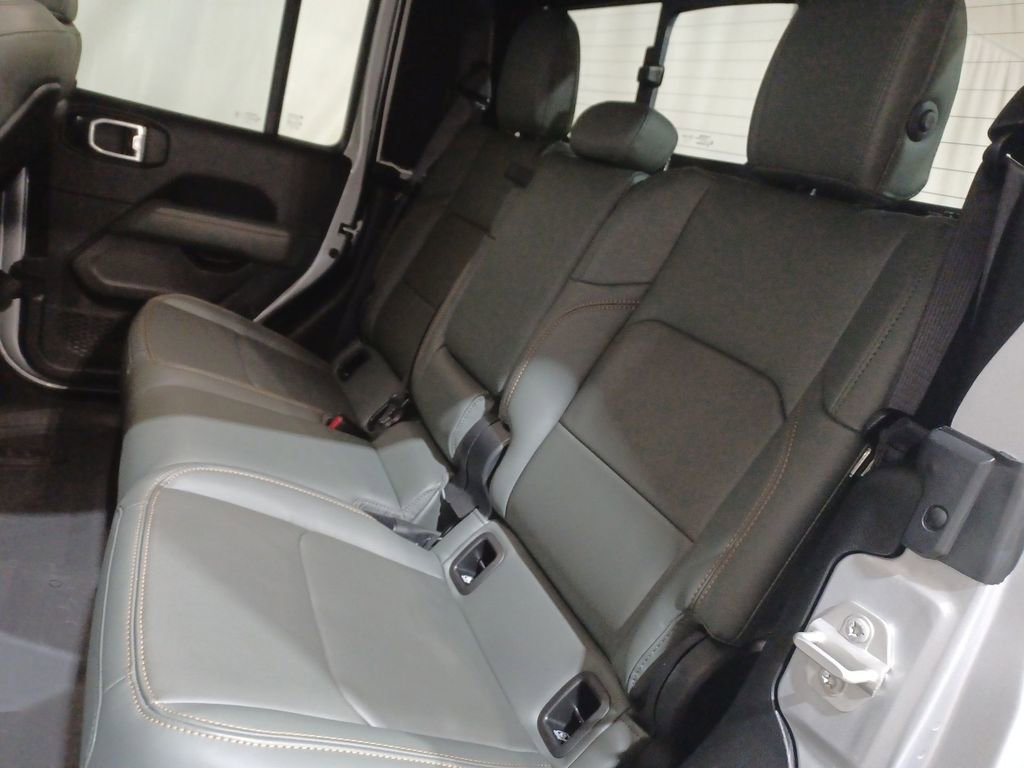 Used 2024 Jeep Gladiator Mojave image 24