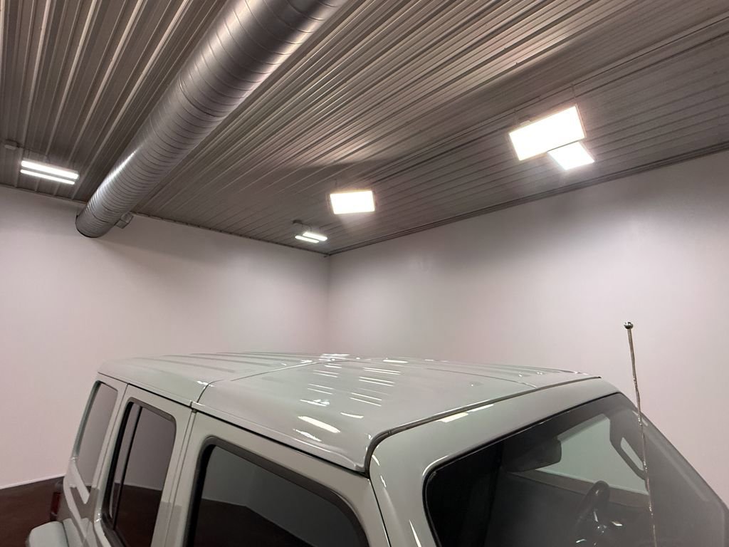 Used 2023 Jeep Wrangler Unlimited Rubicon w/ Cold Weather Group image 45