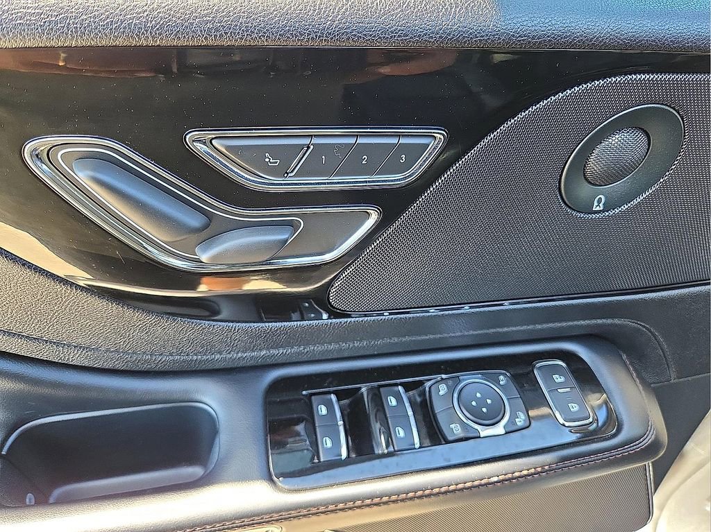 Used 2023 Lincoln Aviator Reserve w/ Elements Package Plus image 16