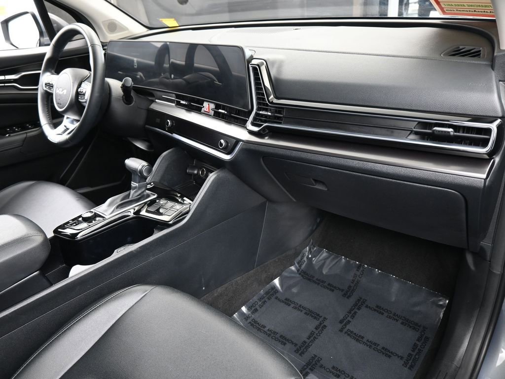 Used 2025 Kia Sportage EX image 47