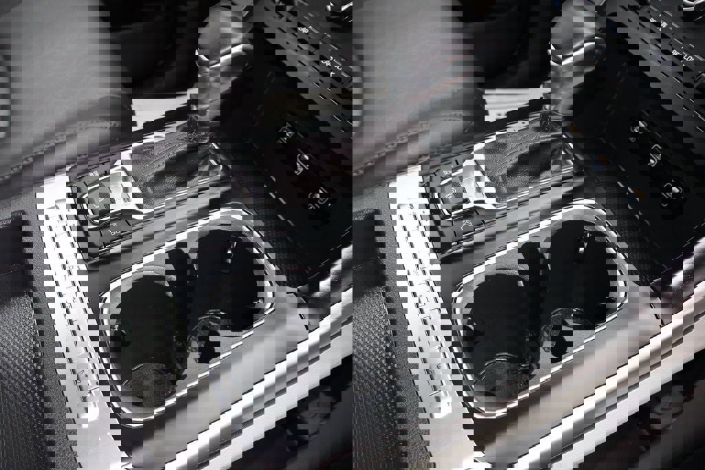 Used 2023 Kia Carnival LX image 9