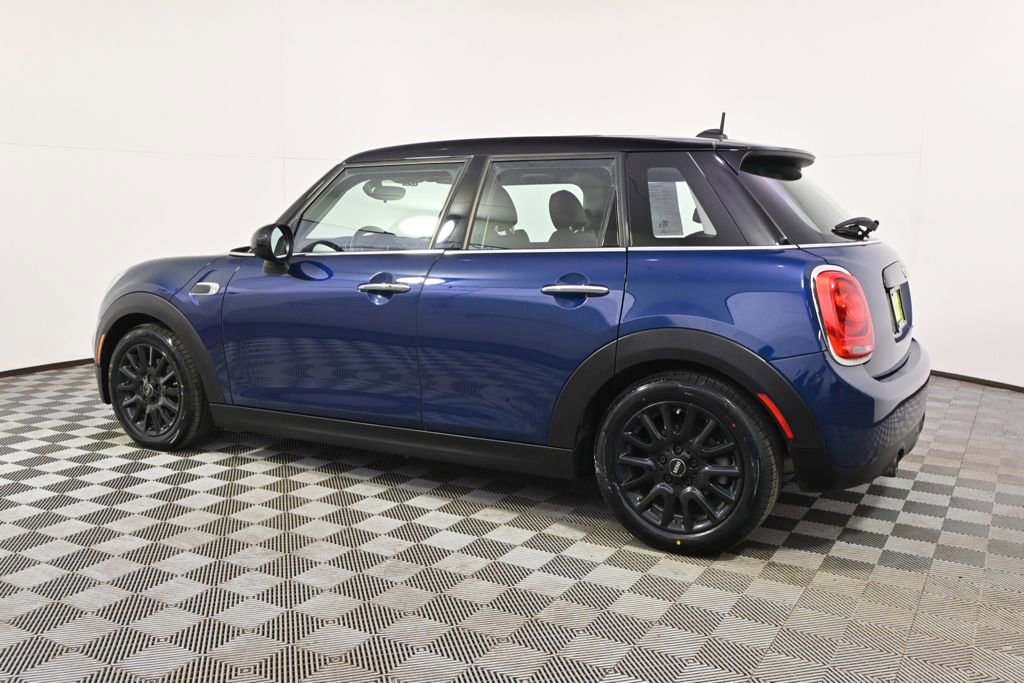Used 2016 MINI Cooper 4-Door Hardtop image 3