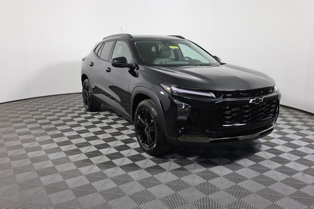 Used 2024 Chevrolet Trax ACTIV w/ Sunroof Package image 3