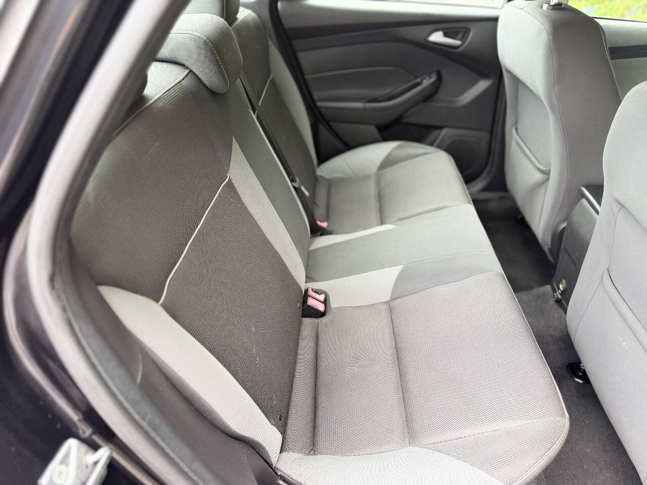Used 2013 Ford Focus SE FWD image 11
