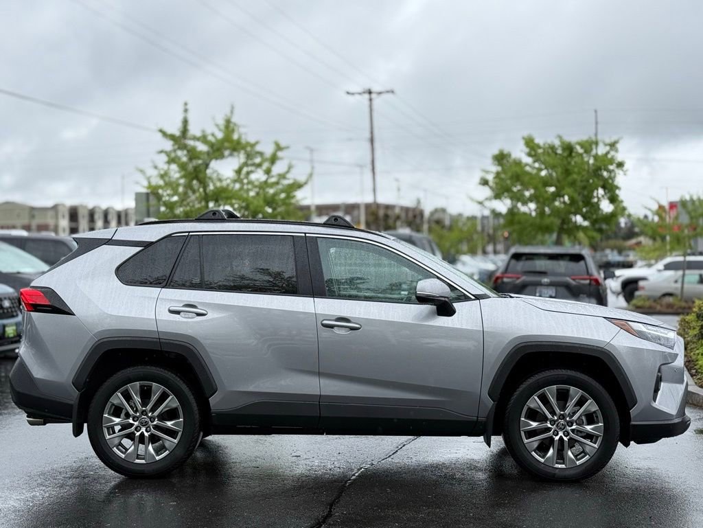 Used 2023 Toyota RAV4 XLE Premium AWD/4WD image 6