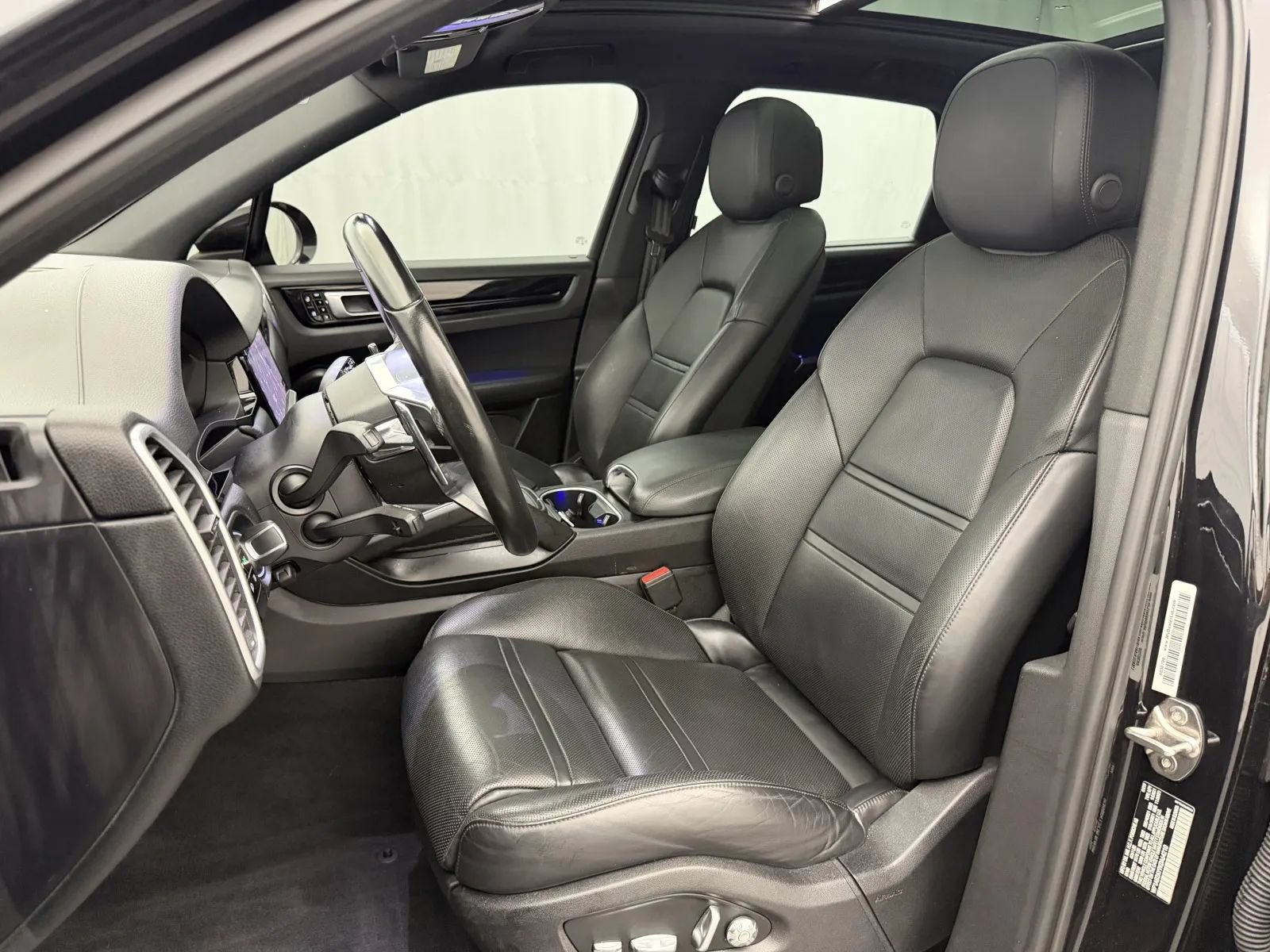 Used 2019 Porsche Cayenne S AWD/4WD image 9