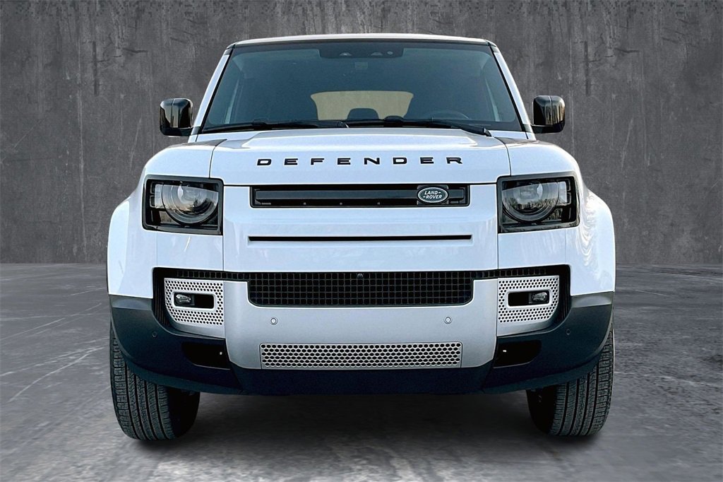 Used 2025 Land Rover Defender 110 S image 2