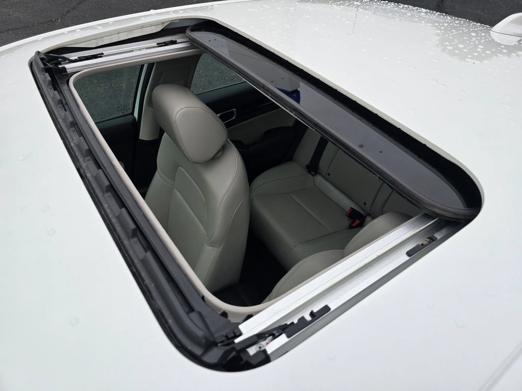 Used 2024 Honda Civic Touring image 18