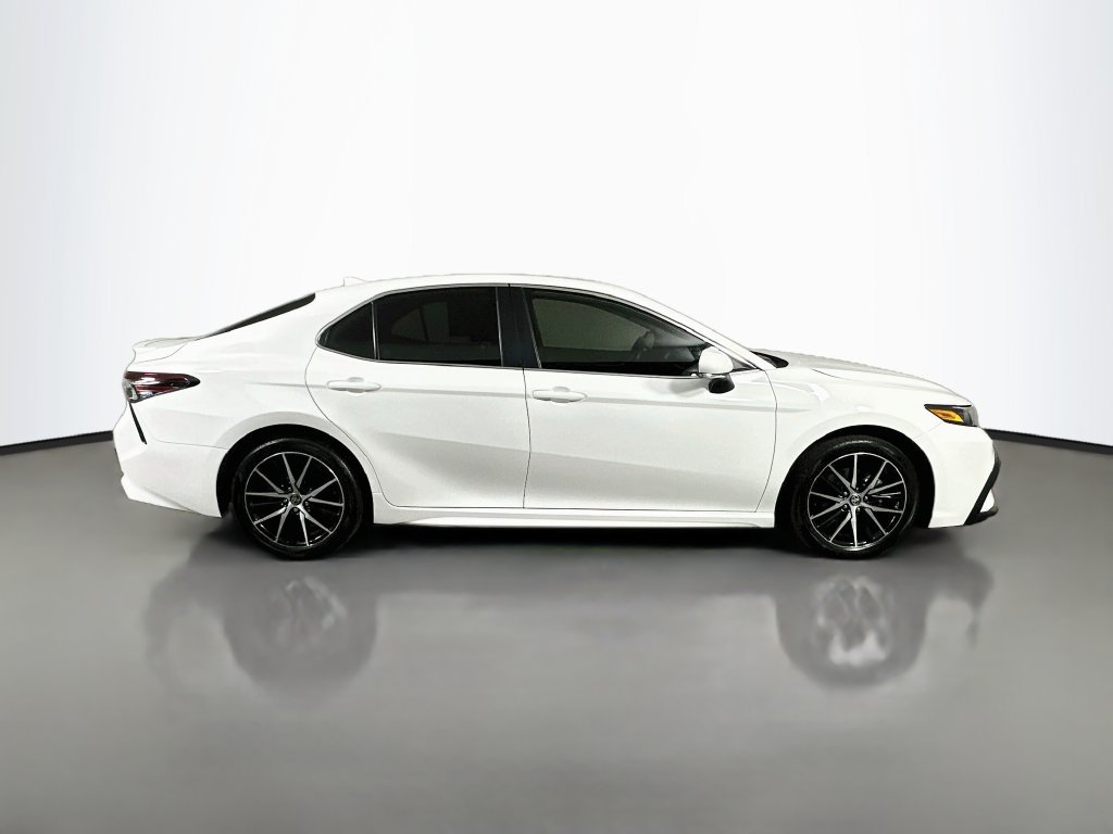 Used 2024 Toyota Camry SE FWD image 7