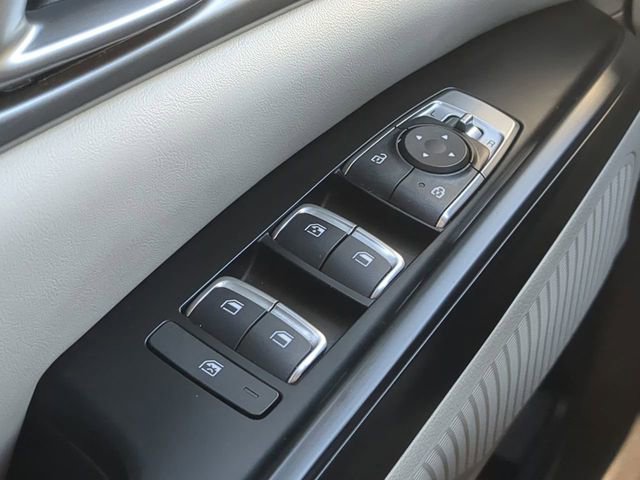 Used 2024 Kia Carnival LX image 27