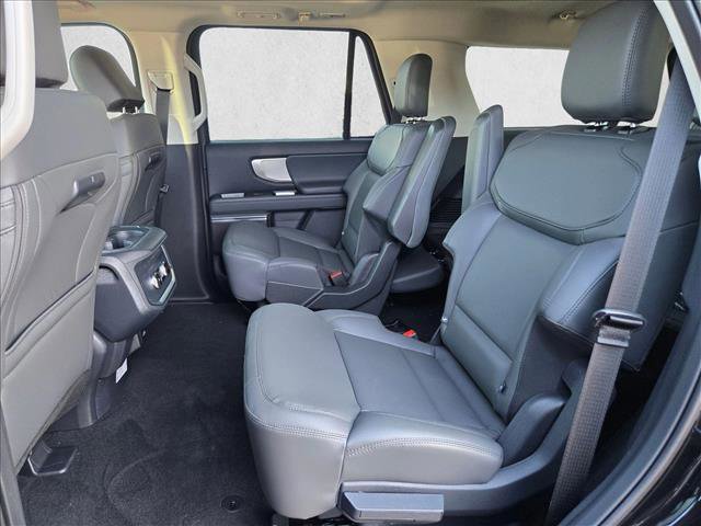 New 2026 Ford Expedition Active image 16