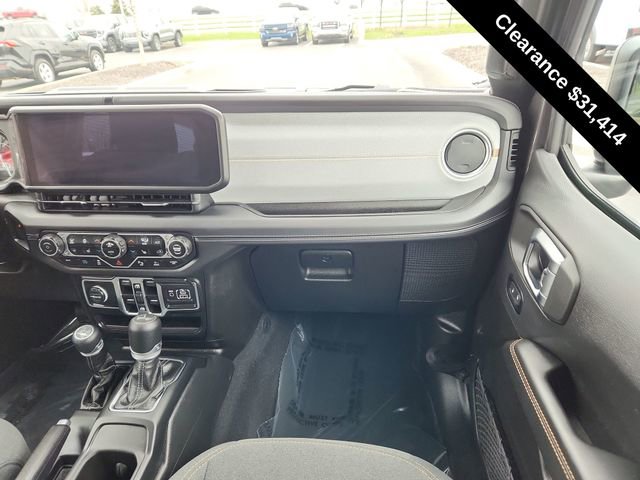 Used 2025 Jeep Wrangler Unlimited Sahara w/ Safety Group AWD/4WD image 21