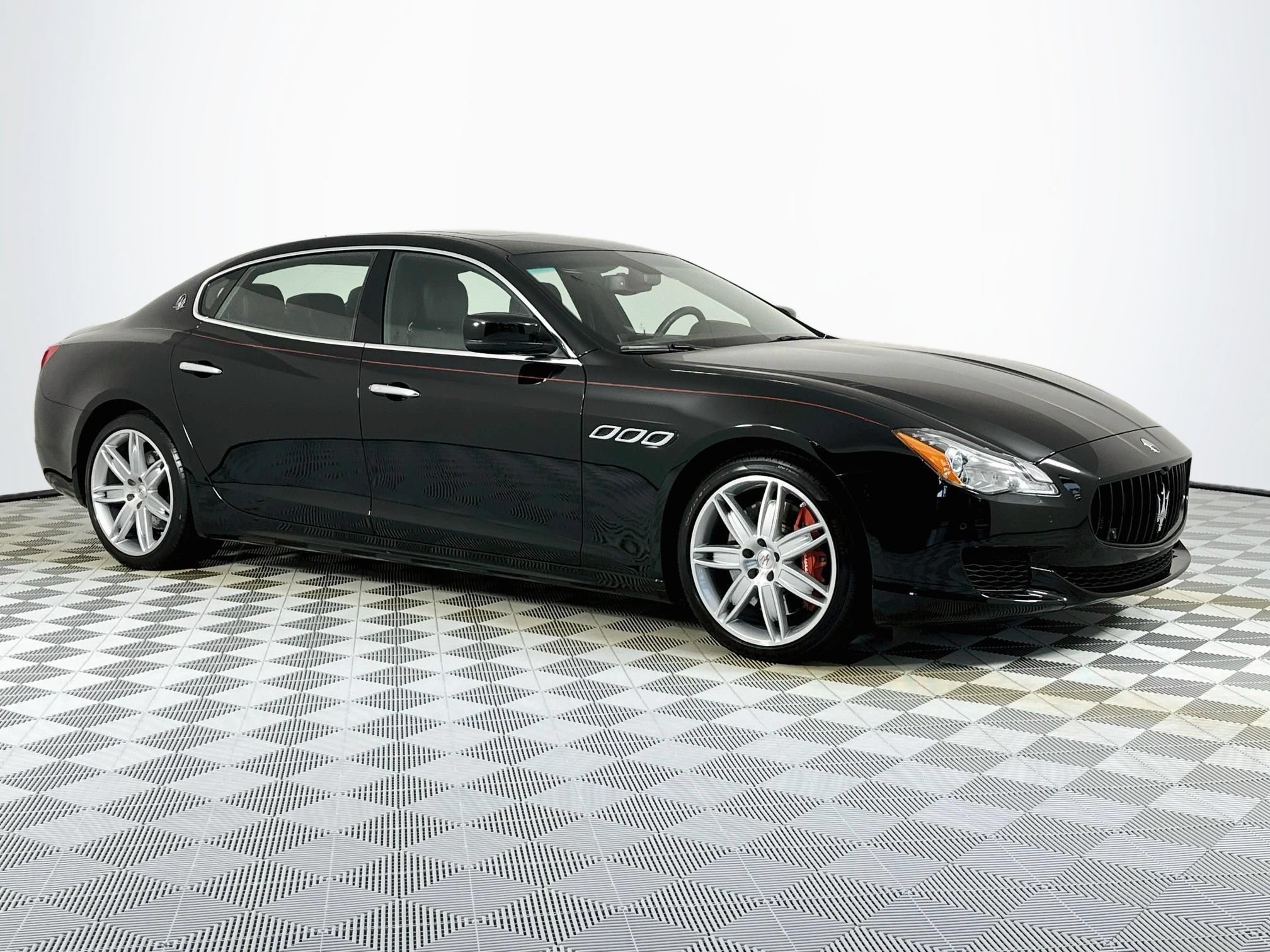 Used 2015 Maserati Quattroporte GTS RWD image 3