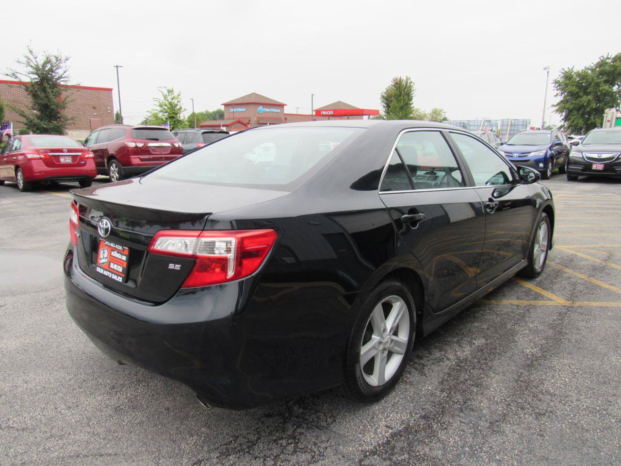 Used 2012 Toyota Camry SE FWD image 6