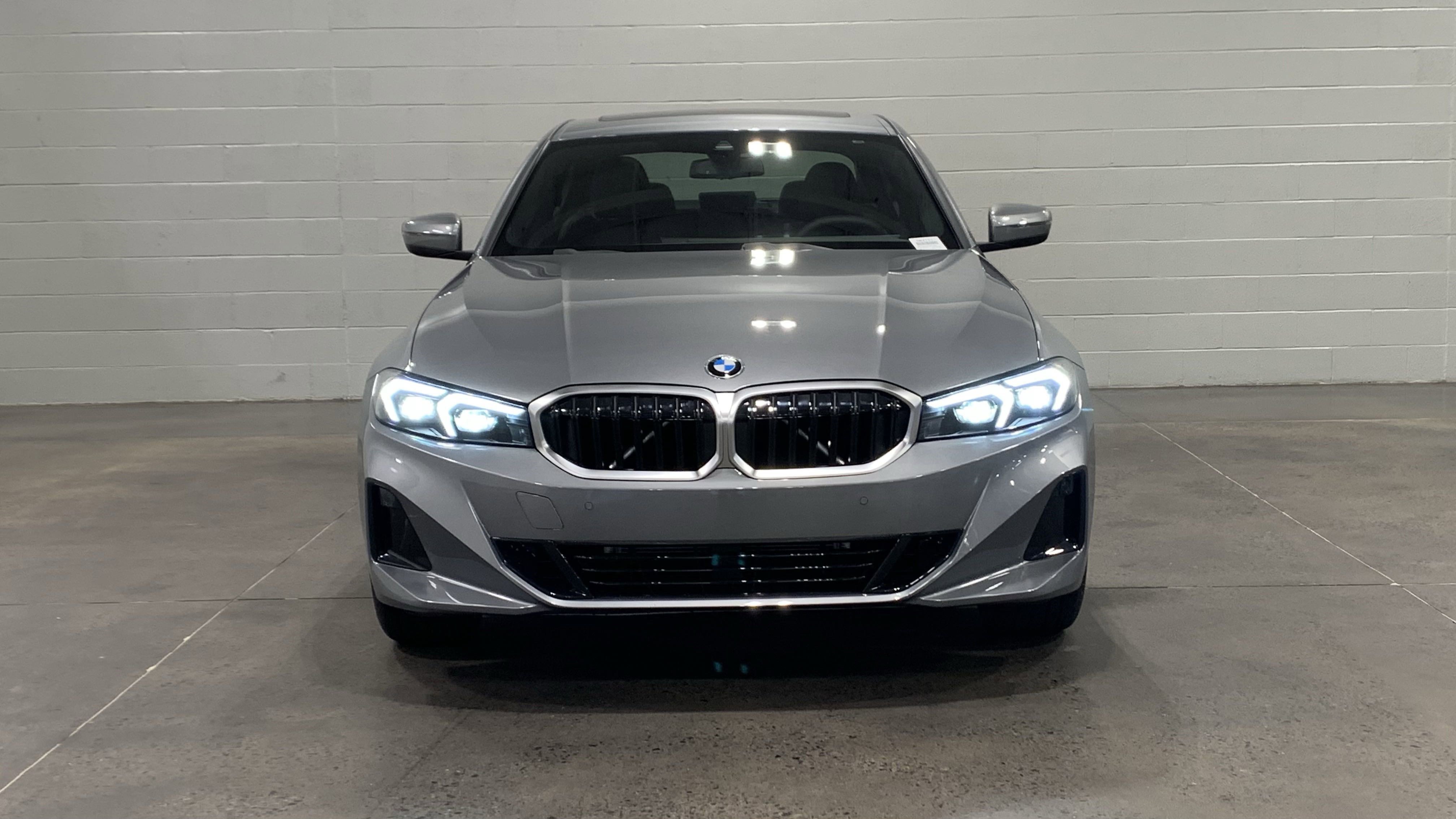 Used 2025 BMW 330i xDrive Sedan w/ Convenience Package AWD/4WD image 2